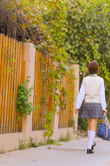 女生的裙子下有什么